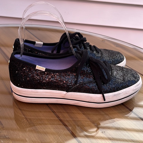 Kate Spade for kids, beautiful sequence sneakers, size 7 1/2 - Picture 2 of 8
